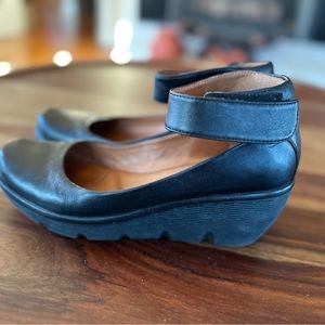Clarks Artisan Clarence Tide Leather Ankle Wedges